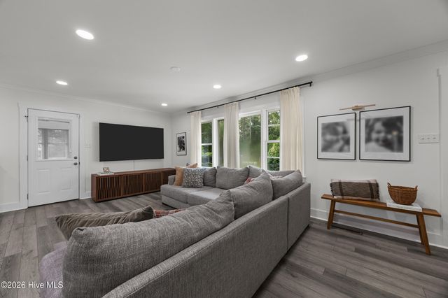 123 Laurel Drive, Wilmington, NC 28401