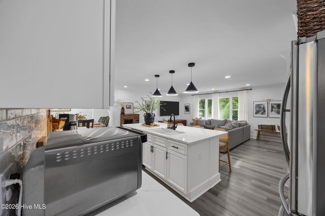 123 Laurel Drive, Wilmington, NC 28401