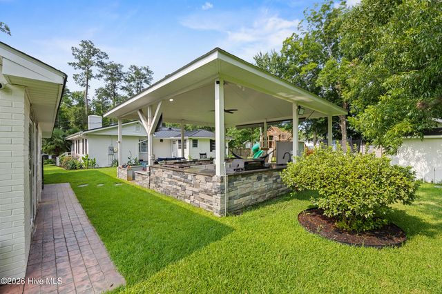 123 Laurel Drive, Wilmington, NC 28401