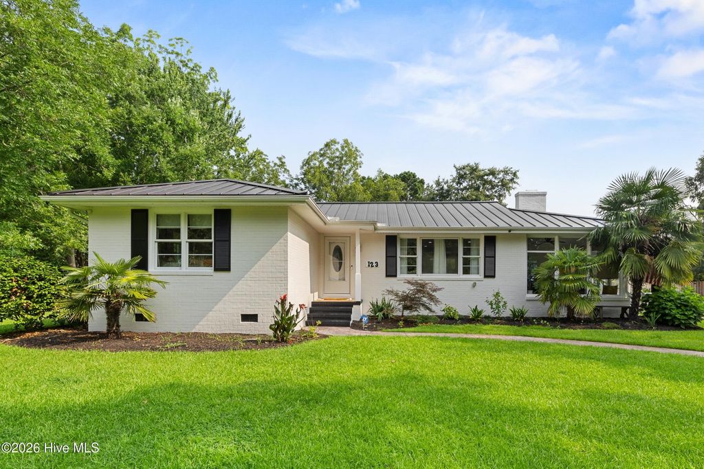 123 Laurel Drive, Wilmington, NC 28401