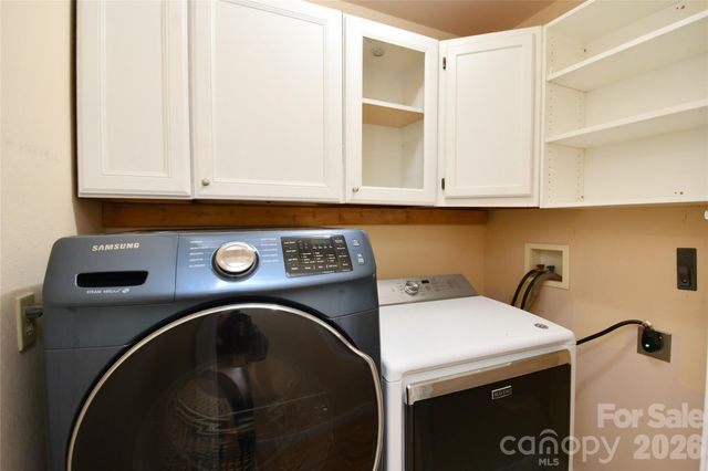 477 West Ridge Drive, Burnsville, NC 28714