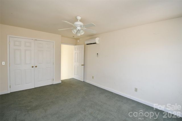 477 West Ridge Drive, Burnsville, NC 28714