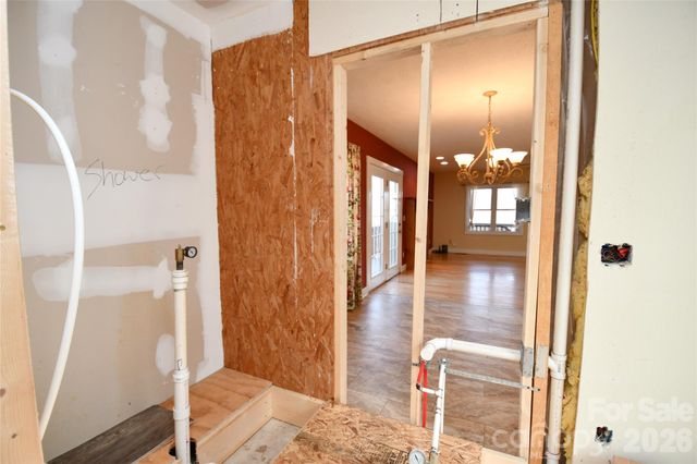 477 West Ridge Drive, Burnsville, NC 28714