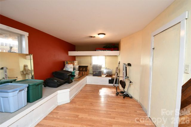 477 West Ridge Drive, Burnsville, NC 28714