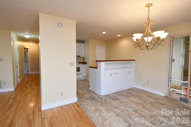 477 West Ridge Drive, Burnsville, NC 28714