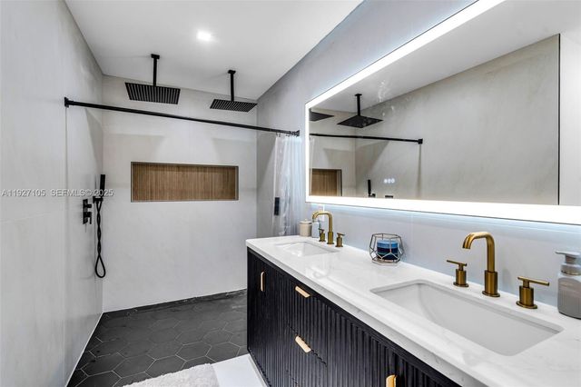 10380 SW 49th Pl, Cooper City, FL 33328