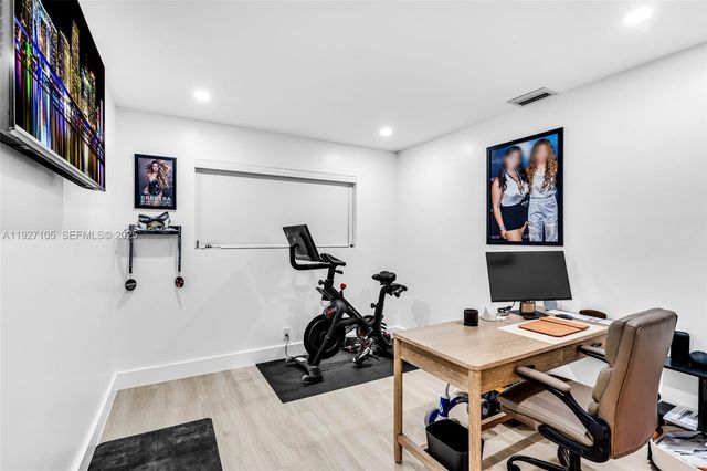 10380 SW 49th Pl, Cooper City, FL 33328