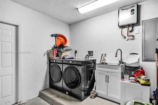 10380 SW 49th Pl, Cooper City, FL 33328