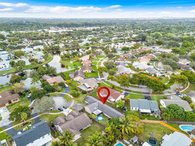 10380 SW 49th Pl, Cooper City, FL 33328