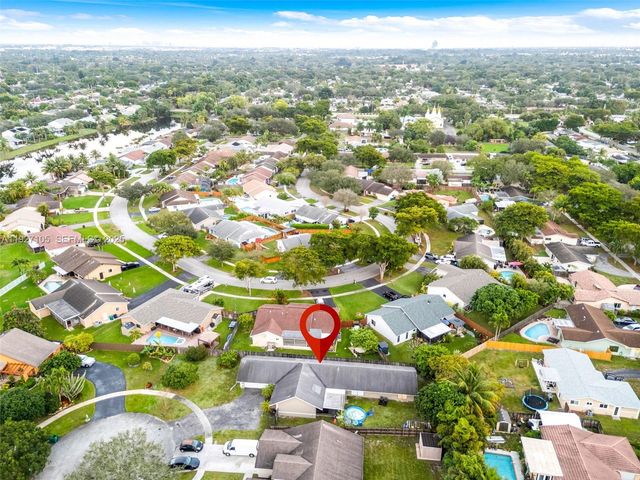 10380 SW 49th Pl, Cooper City, FL 33328