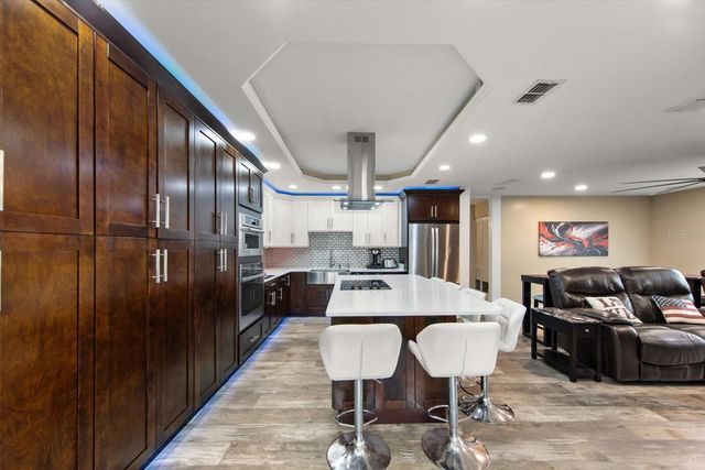 5015 20TH AVENUE N, St Petersburg, FL 33710