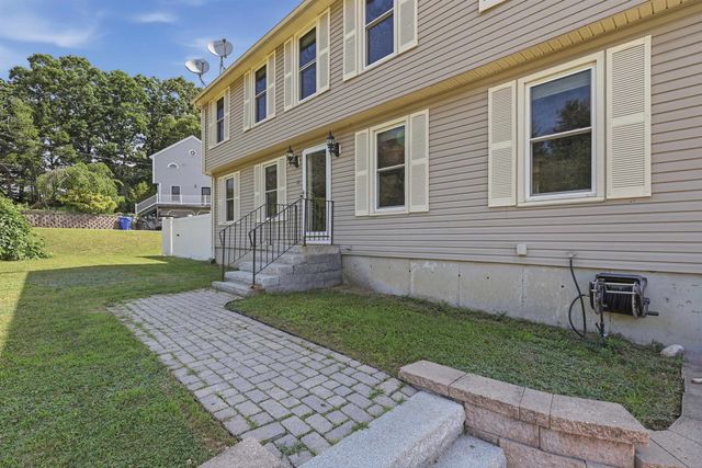 28 Rangers Drive, Hudson, NH 03051