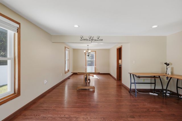 28 Rangers Drive, Hudson, NH 03051