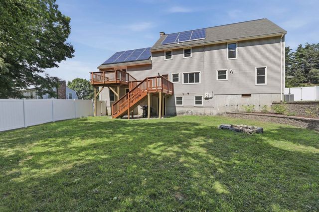 28 Rangers Drive, Hudson, NH 03051