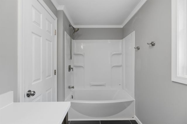 28 Rangers Drive, Hudson, NH 03051