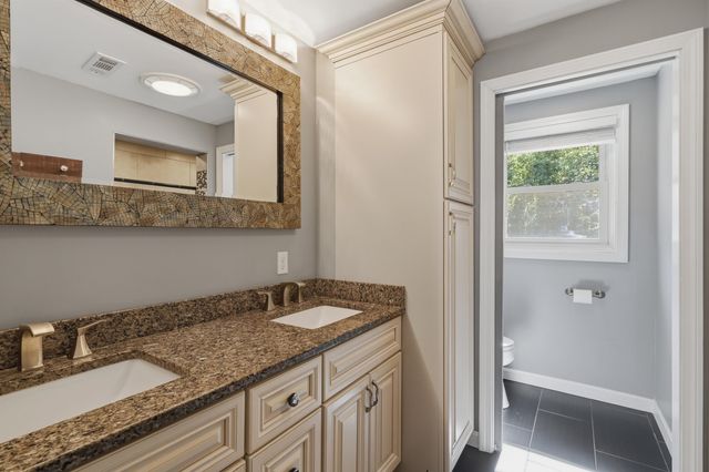 28 Rangers Drive, Hudson, NH 03051