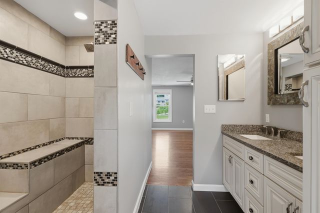28 Rangers Drive, Hudson, NH 03051
