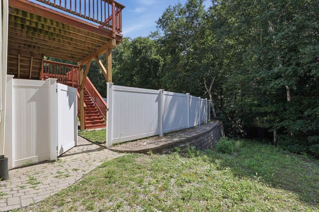 28 Rangers Drive, Hudson, NH 03051
