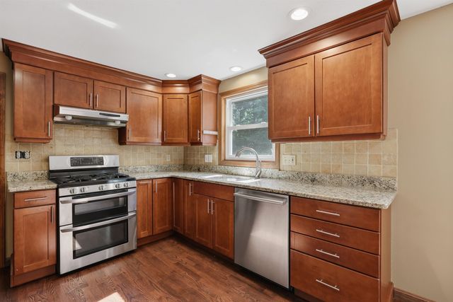 28 Rangers Drive, Hudson, NH 03051