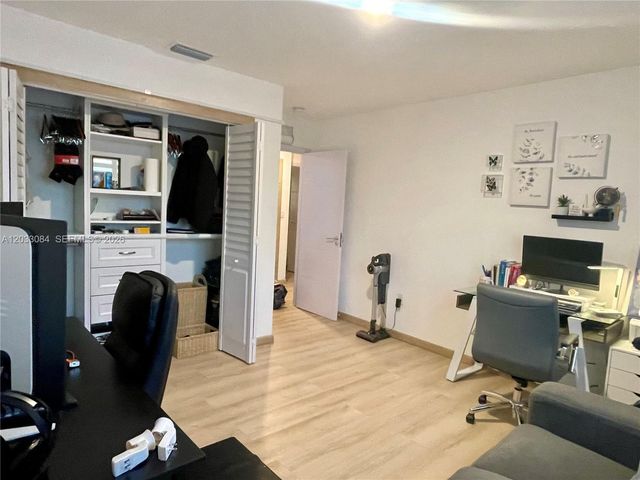 957 NW 10th St 2, Florida City, FL 33034