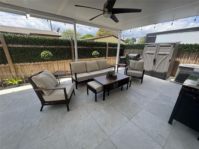 957 NW 10th St 2, Florida City, FL 33034