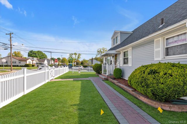 273 Monitor Street, Westbury, NY 11590