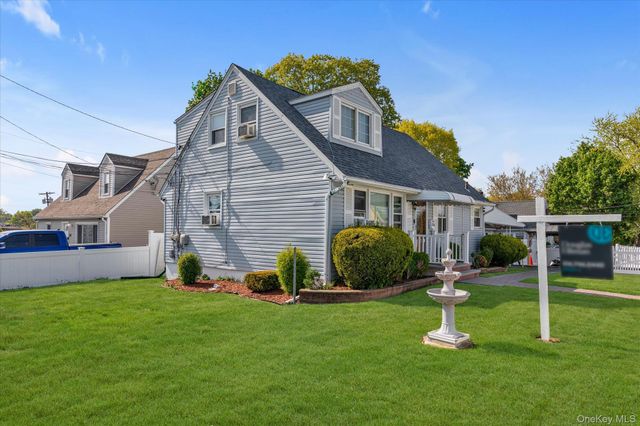 273 Monitor Street, Westbury, NY 11590