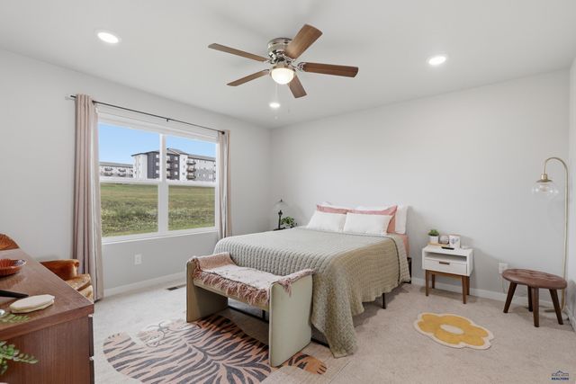 424 HENRY POTTER RD, Box Elder, SD 57719