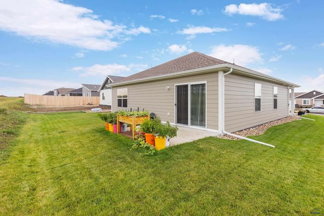 424 HENRY POTTER RD, Box Elder, SD 57719