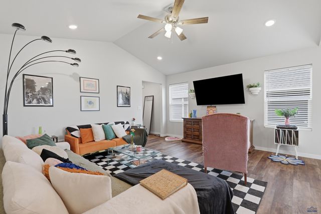 424 HENRY POTTER RD, Box Elder, SD 57719
