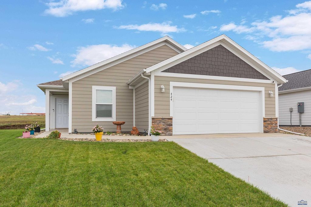 424 HENRY POTTER RD, Box Elder, SD 57719