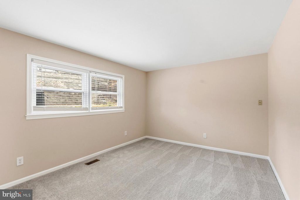 Image 23 of property listing at 910 CRESTWICK RD, Towson, MD 21286