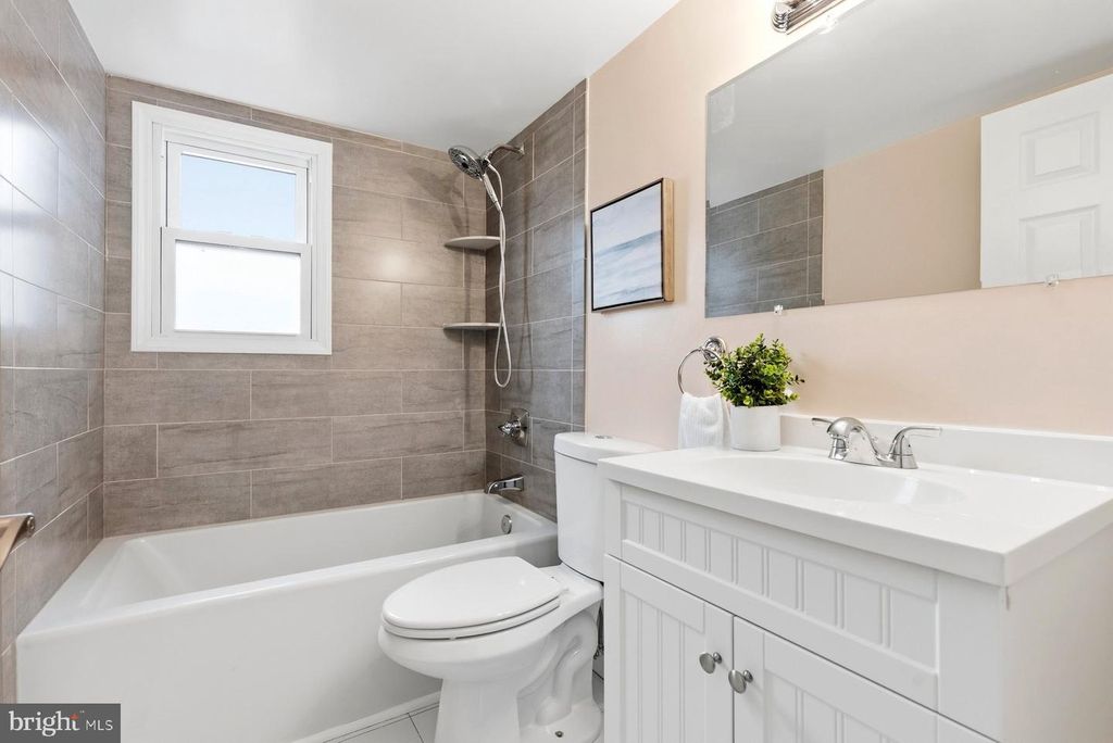 Image 25 of property listing at 910 CRESTWICK RD, Towson, MD 21286