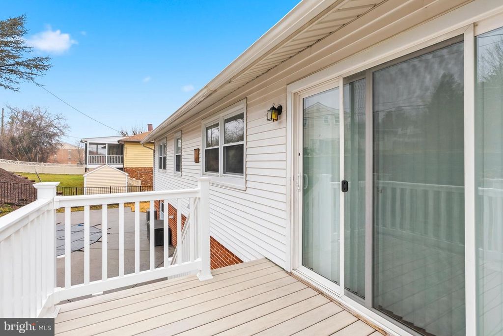 Image 27 of property listing at 910 CRESTWICK RD, Towson, MD 21286