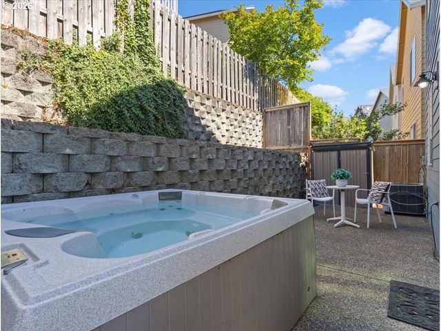 3618 WILD ROSE Loop, West Linn, OR 97068
