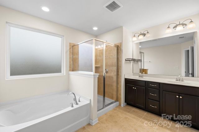 2773 Sawbridge Lane, Gastonia, NC 28056