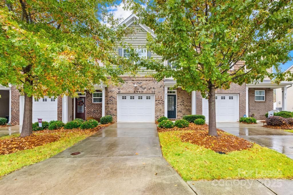 2773 Sawbridge Lane, Gastonia, NC 28056