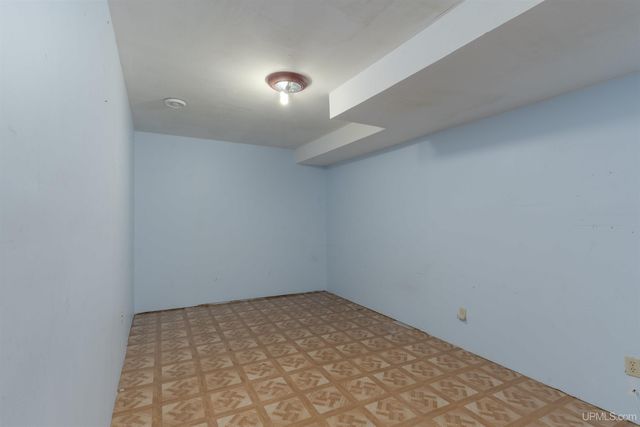 3985 Us2 Highway, Iron River, MI 49935