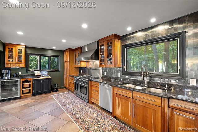 5405 Possum Lane, Orchard Lake, MI 48324
