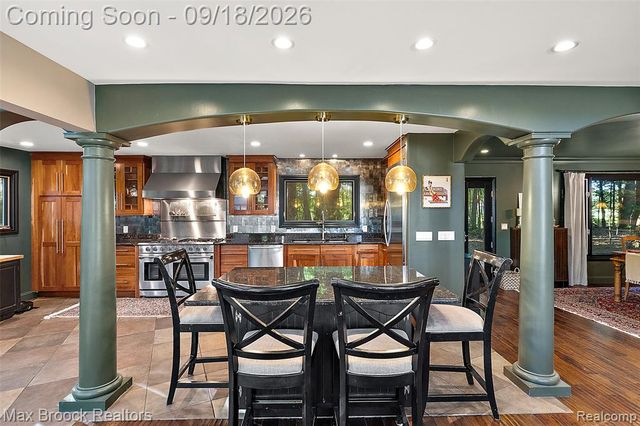 5405 Possum Lane, Orchard Lake, MI 48324