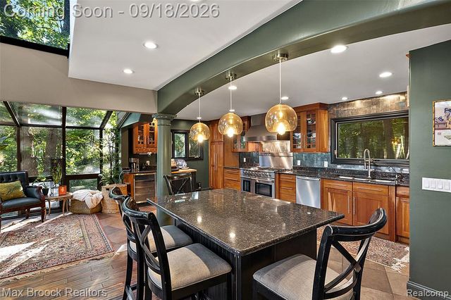 5405 Possum Lane, Orchard Lake, MI 48324