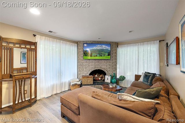 5405 Possum Lane, Orchard Lake, MI 48324