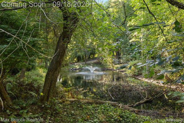 5405 Possum Lane, Orchard Lake, MI 48324