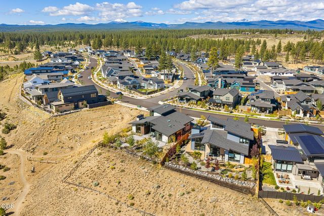 3175 NW Strickland Way, Bend, OR 97703