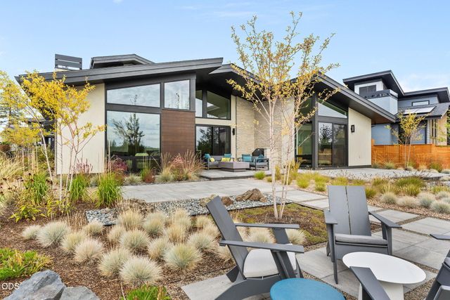 3175 NW Strickland Way, Bend, OR 97703