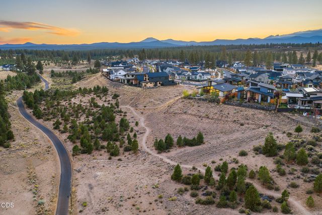 3175 NW Strickland Way, Bend, OR 97703
