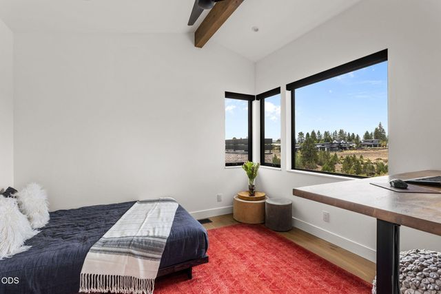 3175 NW Strickland Way, Bend, OR 97703