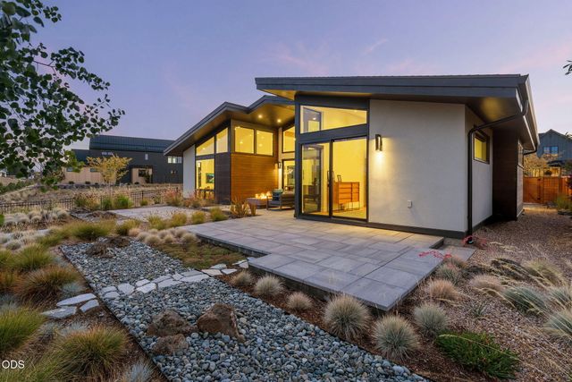 3175 NW Strickland Way, Bend, OR 97703