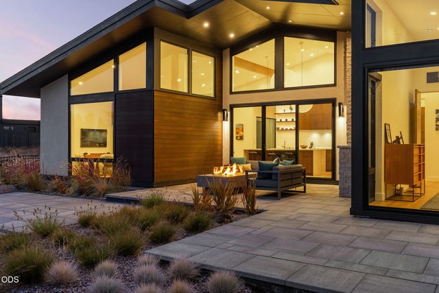 3175 NW Strickland Way, Bend, OR 97703