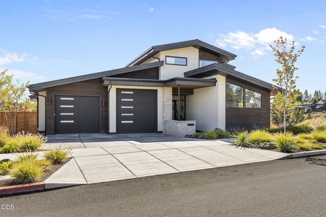 3175 NW Strickland Way, Bend, OR 97703
